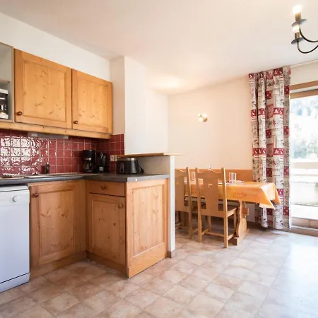 Apartment Cosy 5 Pers. Au Pied Des Pistes A Val Cenis, Terrasse, Parking, Proche Commerces - Fr-1-508-159 Lanslevillard