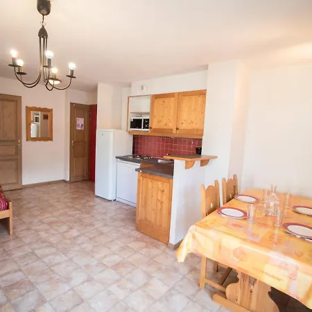 Cosy 5 Pers. Au Pied Des Pistes A Val Cenis, Terrasse, Parking, Proche Commerces - Fr-1-508-159 Apartment